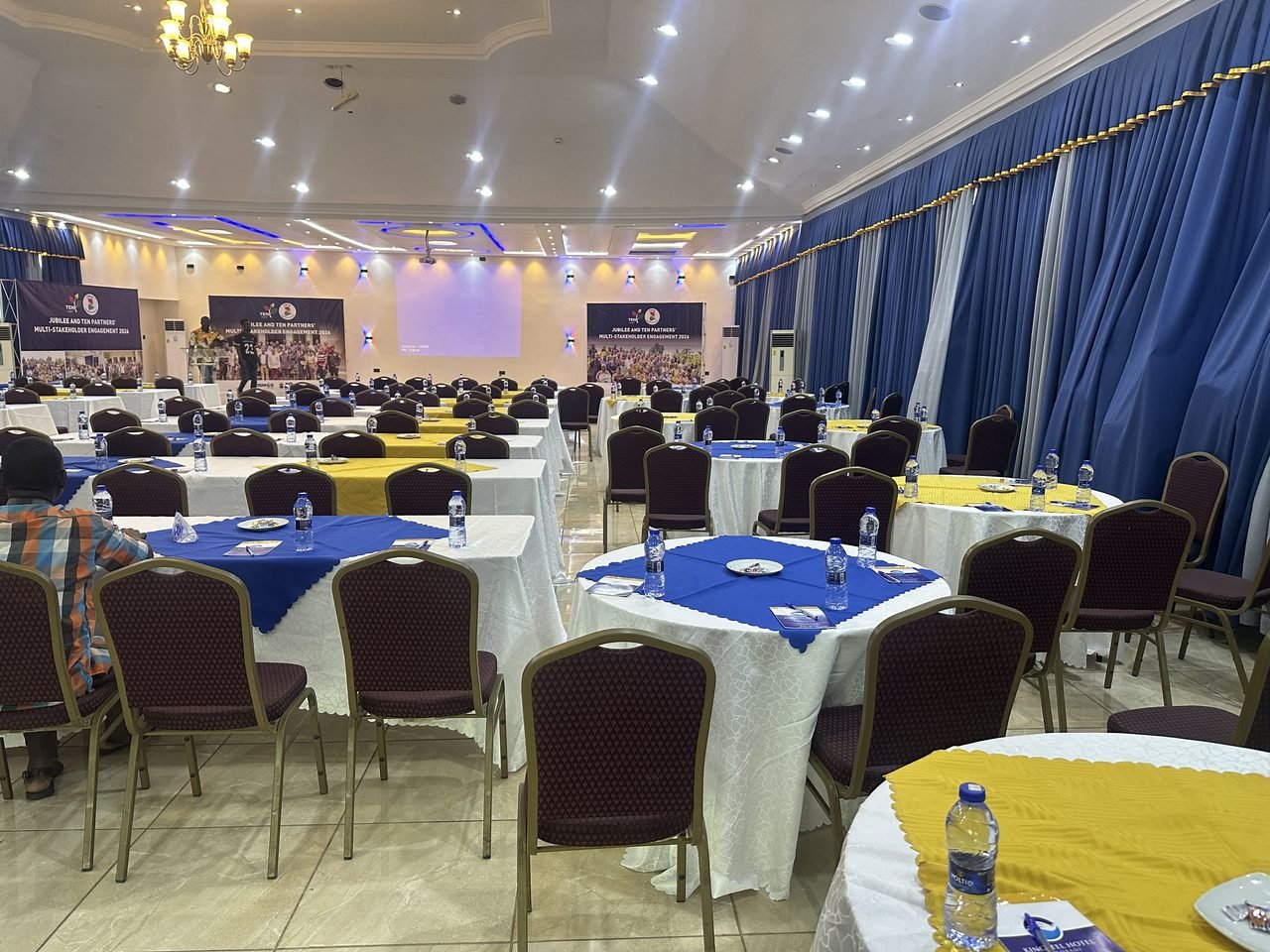 Kingstel Hotel large conference hall — view 2